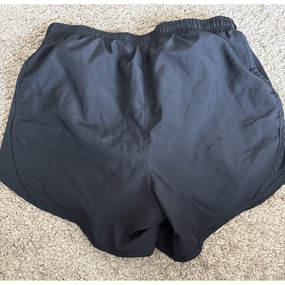 Girls Nike Athletic Shorts - Picture 3 of 4